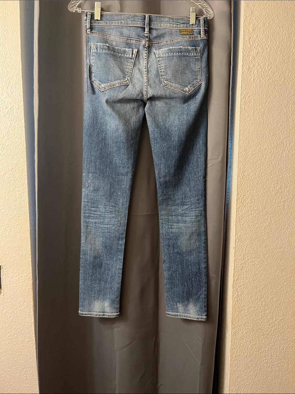 NWT! Goldsign Women’s Slim Straight Jeans - Blue Wash! - Picture 2 of 4